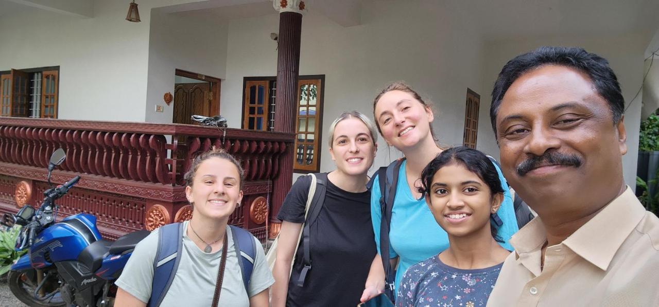 Pkn Homestay Kumily Thekkady Ngoại thất bức ảnh